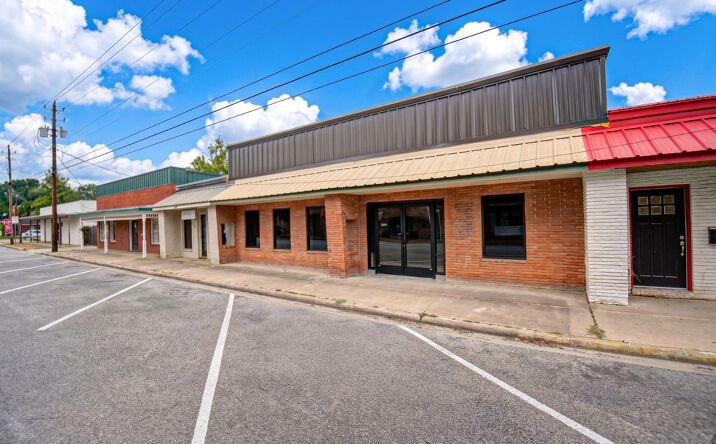 Pictures of Retail, Office, Special Purpose property located at 1221 Bowie Street, Columbus, TX 78934 for lease - image #1