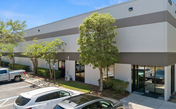 Pictures of Industrial property located at 1420 VANTAGE WAY S, JACKSONVILLE, FL 32218-1002 for lease - image #1