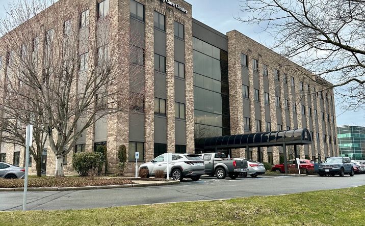 Pictures of Office property located at 950 WARREN AVE, EAST PROVIDENCE, RI 02914-1432 for lease - image #1