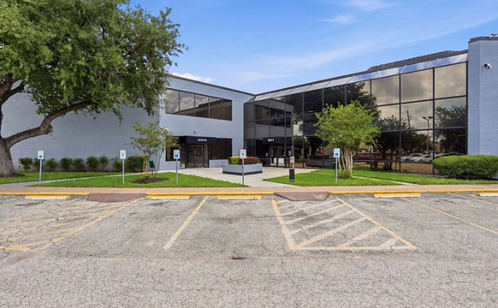 Pictures of Office property located at 7011 Harwin Dr, Houston, TX 77036 for lease - image #1