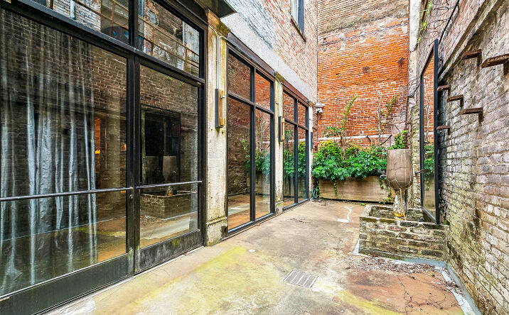 Pictures of Restaurant property located at 225 Chartres Street, New Orleans, LA 70130 for lease - image #1
