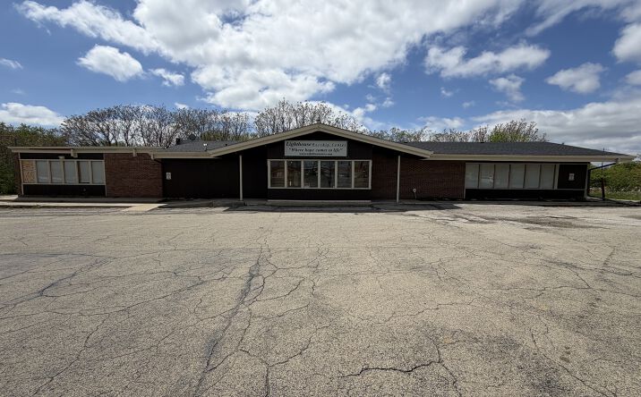Pictures of Retail, Restaurant, Special Purpose property located at 170 East Indian Trail Road, Aurora, IL 60505 for lease - image #1