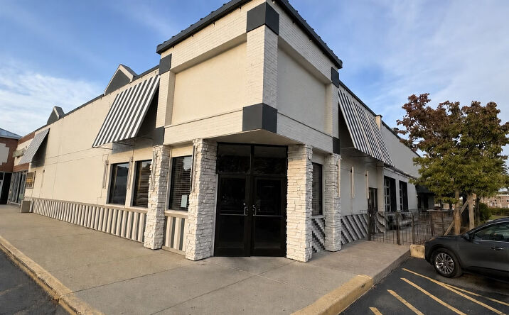 Pictures of Restaurant property located at 394 Irving Park Road, Roselle, IL 60172 for lease - image #1