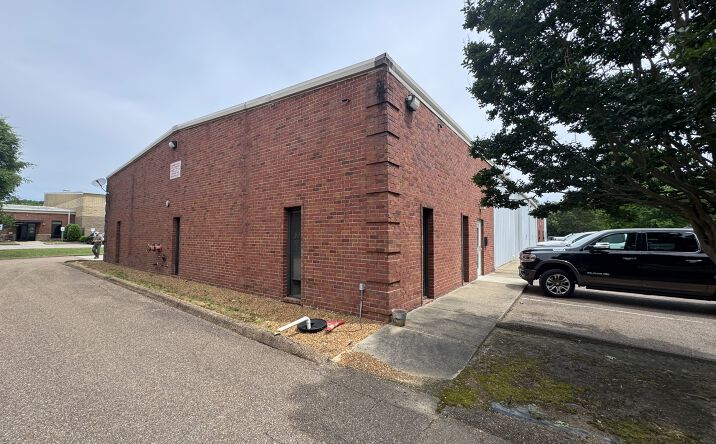 Pictures of Industrial property located at 310 MOORE LN, COLLIERVILLE, TN 38017-2772 for lease - image #1