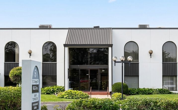 Pictures of Office property located at 5 East College Drive, Arlington Heights, IL 60004 for lease - image #1