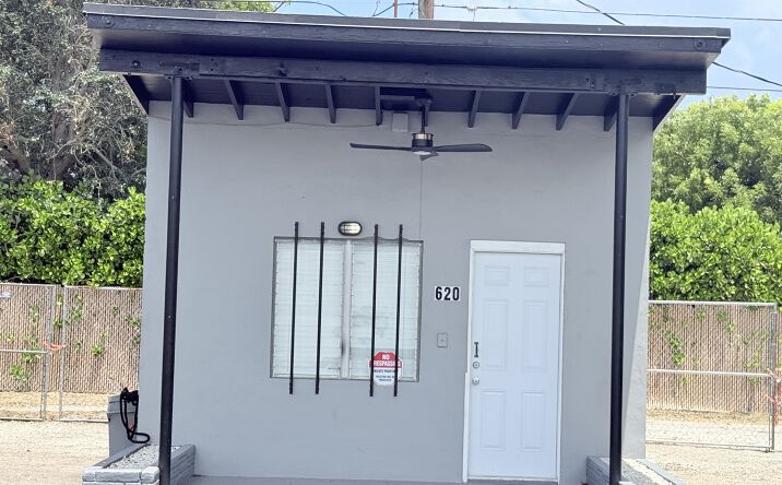 Pictures of Retail, Office property located at 620 North Dixie Highway, Lake Worth Beach, FL 33460 for lease - image #1