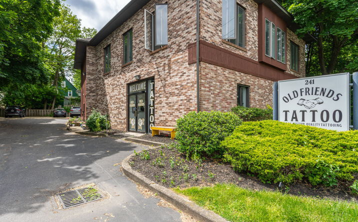 Pictures of Retail property located at 241 NORRIS DR, ROCHESTER, NY 14610-2428 for lease - image #1