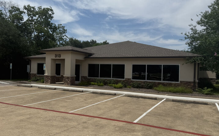 Pictures of Office property located at 313 Farm to Market 517 Road West, Dickinson, TX 77539 for lease - image #1