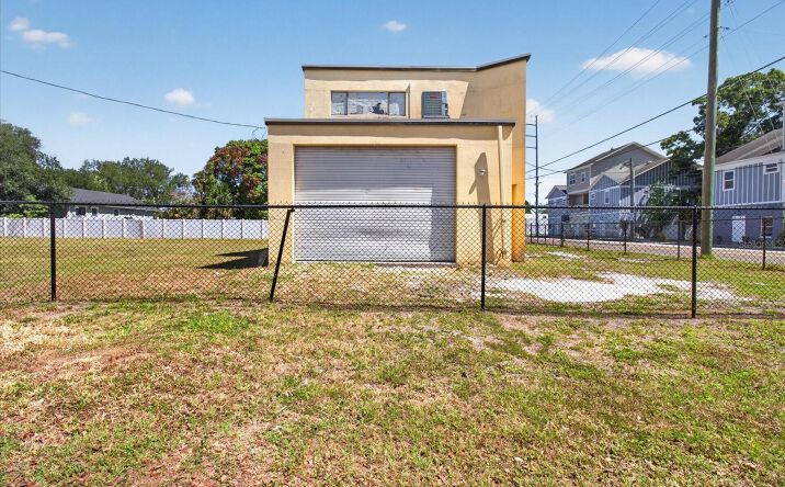 Pictures of Office, Retail, Industrial property located at 2024 Grant Street, Tampa, FL 33605 for lease - image #1