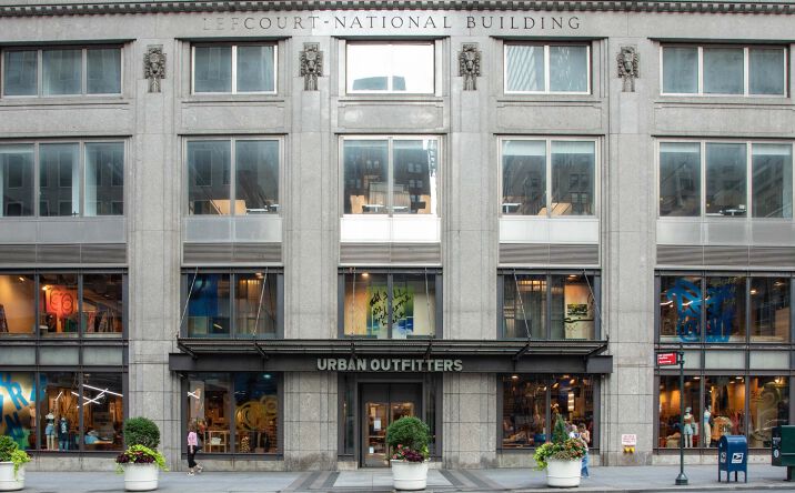 Pictures of Retail property located at 521 5th Ave, New York, NY 10175 for lease - image #1