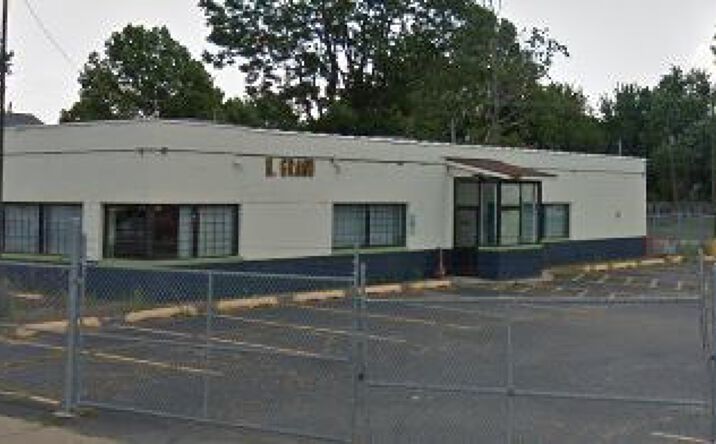 Pictures of Retail property located at 924 N Grand Ave, Springfield, IL 62703 for lease - image #1