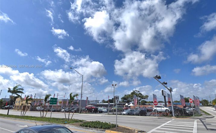 Pictures of Retail, Industrial property located at 3700 & 3750 NW 27 AVE, Miami, FL 33142 for lease - image #1