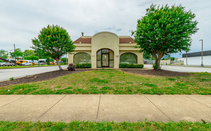 Pictures of Retail, Restaurant property located at 4115 Rossville Boulevard, Chattanooga, TN 37407 for lease - image #1