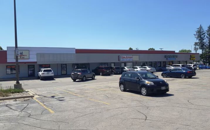 Pictures of Retail, Restaurant property located at 2030 East Mason Street, Green Bay, WI 54302 for lease - image #1