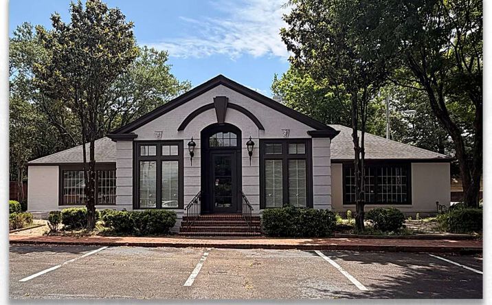 Pictures of Office, Retail property located at 711 W Wade Hampton Blvd, Greer, SC 29650 for lease - image #1