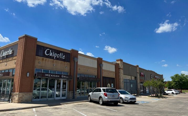 Pictures of Retail, Office, Restaurant property located at 9127 Grapevine Highway, North Richland Hills, TX 76180 for lease - image #1