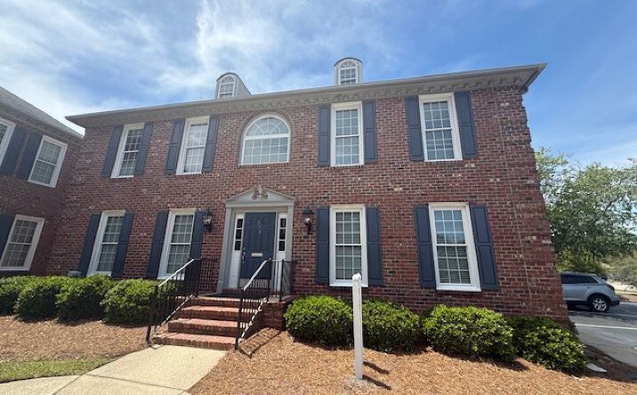 Pictures of Office property located at 576 EXECUTIVE PL, FAYETTEVILLE, NC 28305-5122 for lease - image #1