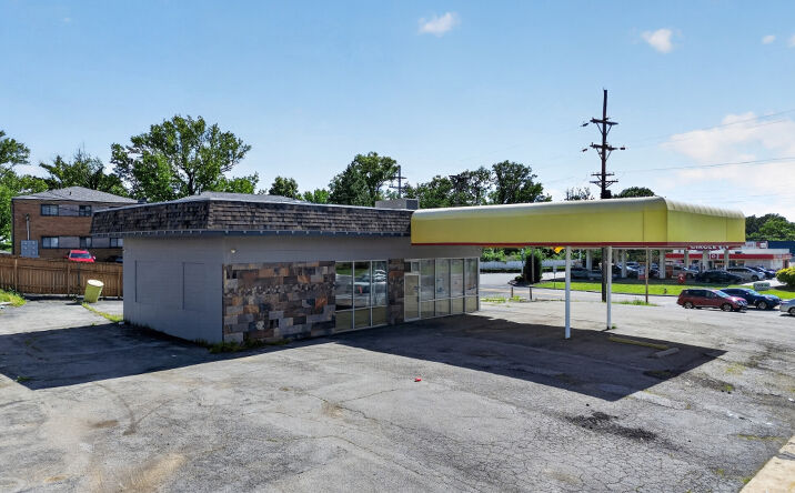 Pictures of Retail property located at 8570 Watson Road, Webster Groves, MO 63119 for lease - image #1