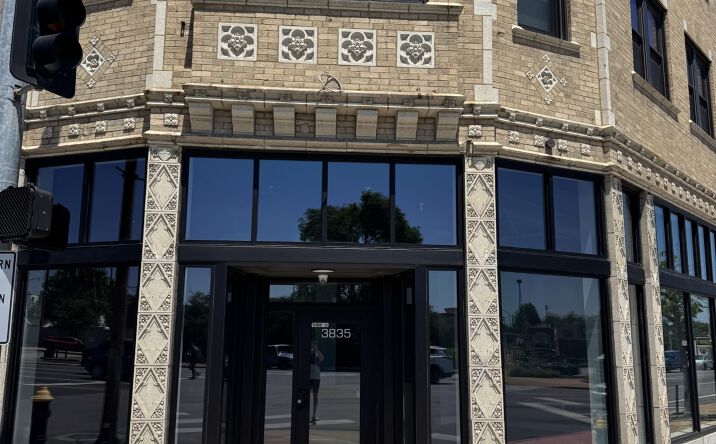 Pictures of Special Purpose property located at 3835 South Kingshighway Boulevard, St. Louis, MO 63109 for lease - image #1