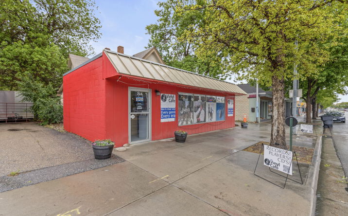 Pictures of Retail property located at 716 MAIN ST, LONGMONT, CO 80501-4921 for lease - image #1