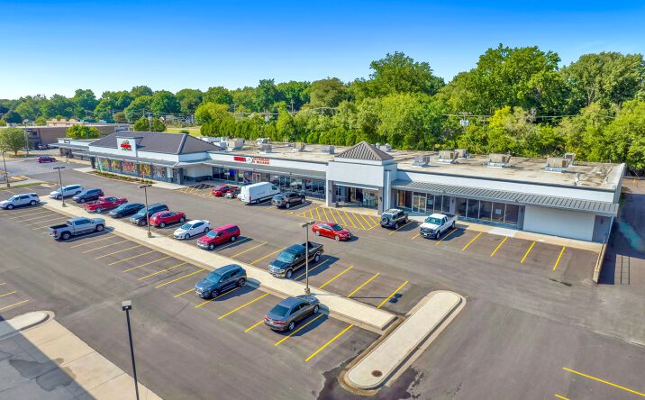 Pictures of Retail property located at 10336 Shawnee Mission Parkway, Shawnee, KS 66203 for lease - image #1