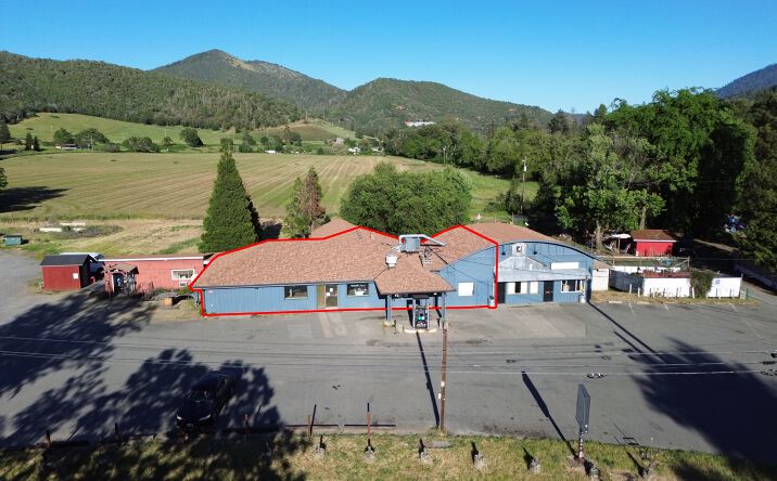 Pictures of Retail, Restaurant property located at 15095 Oregon 238, Jacksonville, OR 97530 for lease - image #1