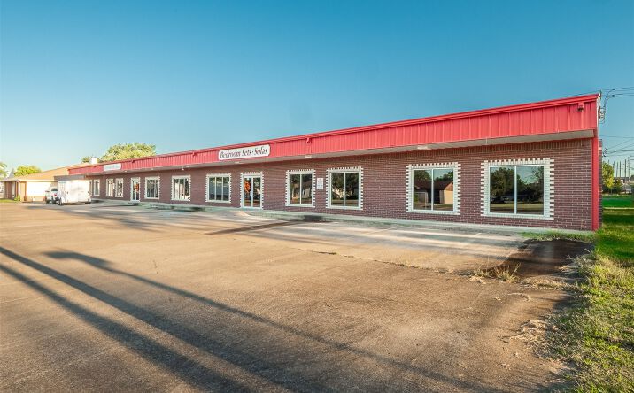 Pictures of Office, Retail, Industrial property located at 815 E Wyandotte, McAlester, OK 74501 for lease - image #1