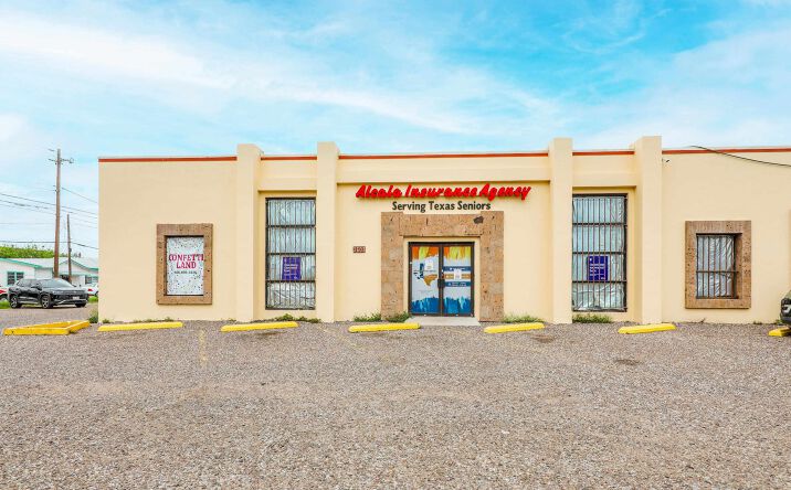 Pictures of Retail property located at 2606 San Bernardo Ave, LAREDO, TX 78040 for lease - image #1