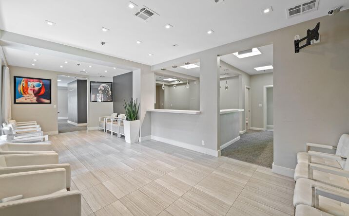 Pictures of Office property located at 1501 Presidential Way 10-11, West Palm Beach, FL 33401 for lease - image #1