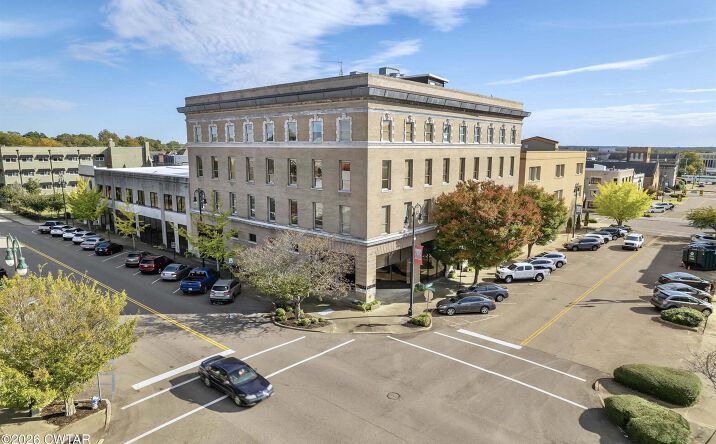 Pictures of Office, Restaurant property located at 118 N Church Street, Jackson, TN 38301 for lease - image #1