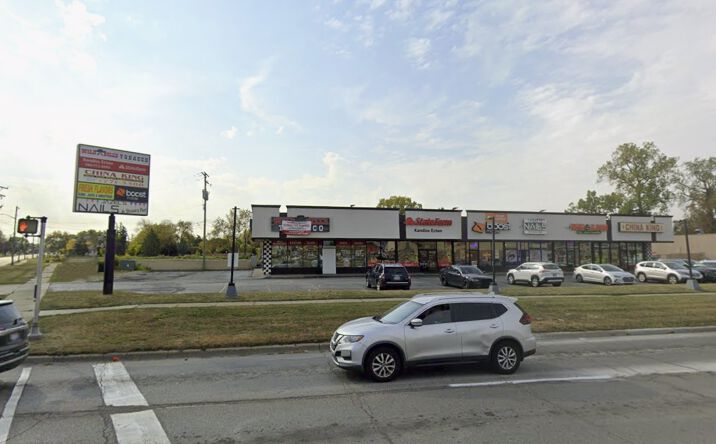 Pictures of Retail property located at 16970 East Thirteen Mile Road, Roseville, MI 48066 for lease - image #1