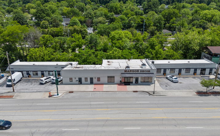 Pictures of Retail, Office, Special Purpose property located at 2112 DAYTON BLVD, RED BANK, TN 37415-6414 for lease - image #1