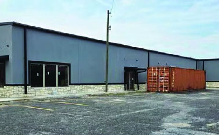 Pictures of Retail, Industrial property located at 5015 N Meridian, Warr Acres, OK 73112 for lease - image #1