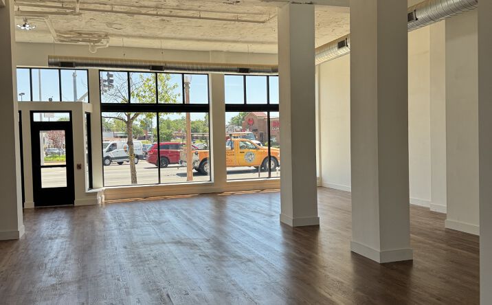 Pictures of Special Purpose property located at 3825 S KINGSHIGHWAY BLVD SAINT LOUIS MO 63109-1818, SAINT LOUIS, MO 63109-1818 for lease - image #1