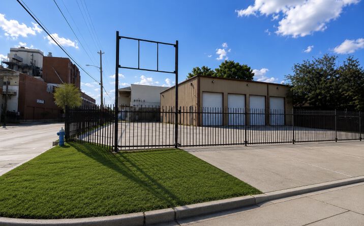 Pictures of Office, Special Purpose, Industrial property located at 3919 Harrisburg Boulevard, Houston, TX 77003 for lease - image #1