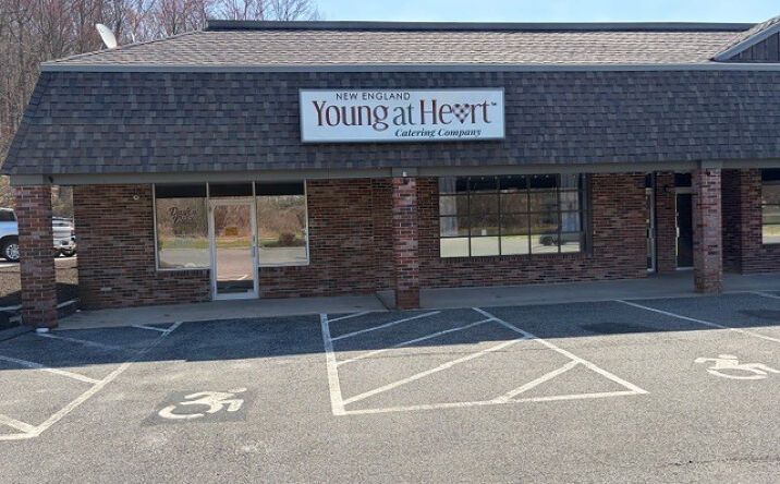 Pictures of Restaurant property located at 248 Oxford Road, Oxford, CT 06478 for lease - image #1