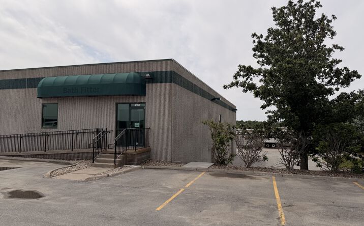Pictures of Industrial, Office, Retail property located at 8905 F Street, Omaha, NE 68127 for lease - image #1