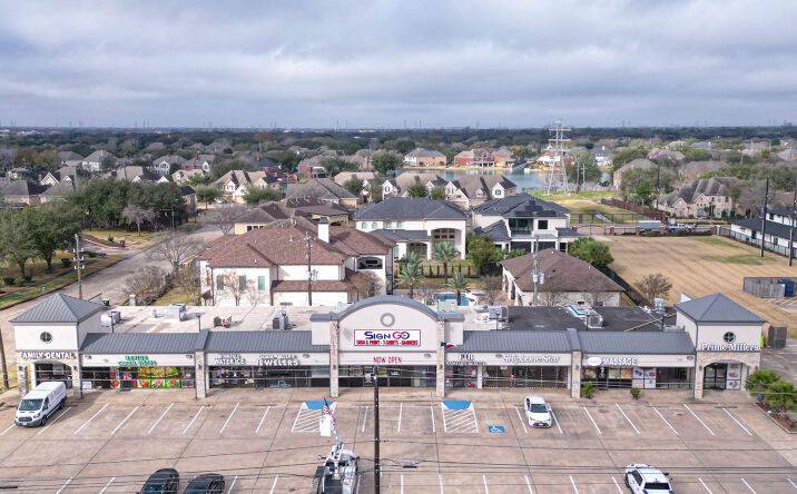 Pictures of Retail property located at 2230 FM 1092 Road, Missouri City, TX 77459 for lease - image #1