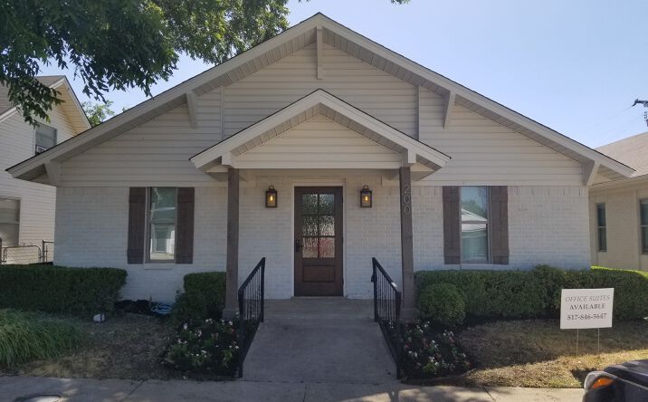 Pictures of Office property located at 200 S Main St, Rhome, TX 76078 for lease - image #1