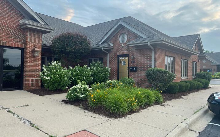 Pictures of Office property located at 3925 75th St Unit 101B, Aurora, IL 60504-4234 for lease - image #1