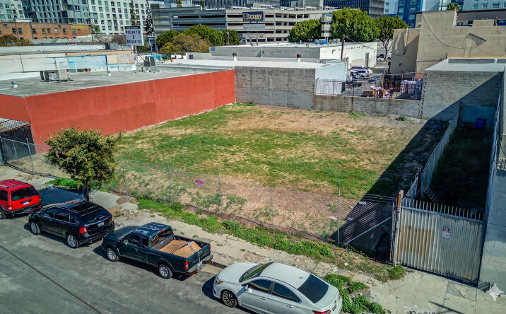 Pictures of Land property located at 109 W 14th Place, Los Angeles, CA 90015 for lease - image #1