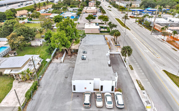 Pictures of Office property located at 15383 NW 7th Ave, Miami, FL 33169 for lease - image #1