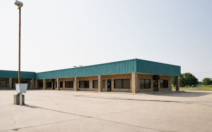 Pictures of Retail, Office, Special Purpose property located at 11211 North Garnett Road, Owasso, OK 74055 for lease - image #1