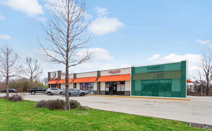 Pictures of Retail property located at 9065 Perkins Rd, Baton Rouge, LA 70810 for lease - image #1