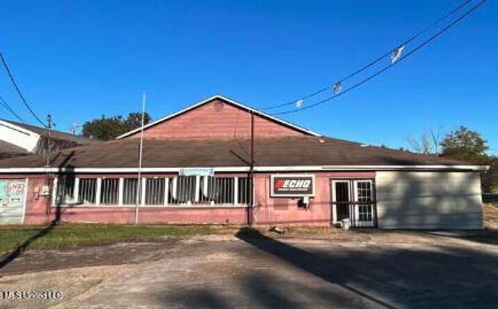 Pictures of Retail property located at 3900 Main Street, Moss Point, MS 39563 for lease - image #1