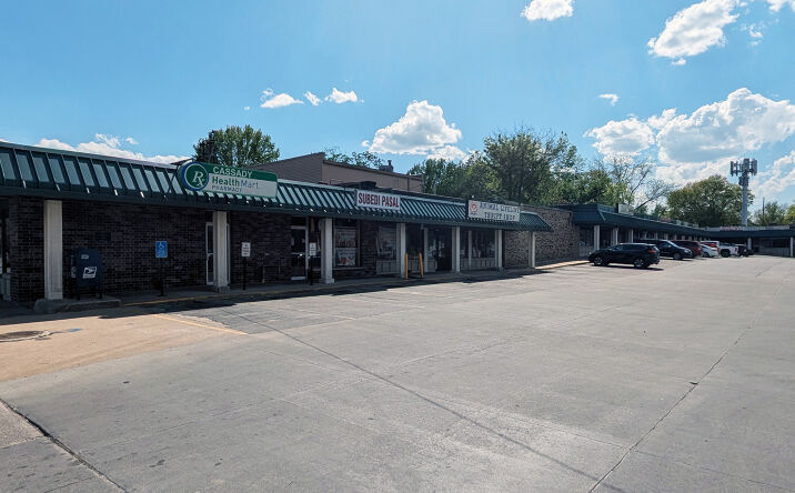 Pictures of Retail, Office property located at 3218 SW 9th Street, Des Moines, IA 50315 for lease - image #1