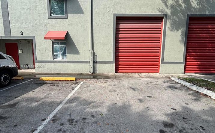 Pictures of Industrial property located at 10950 NW 138th St # 3 ##3, Hialeah Gardens, FL 33018 for lease - image #1