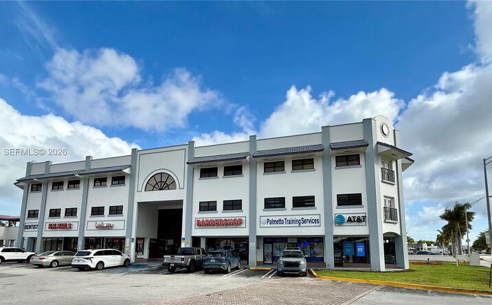 Pictures of Office property located at 15315 S Dixie Hwy # 307, Palmetto Bay, FL 33157 for lease - image #1