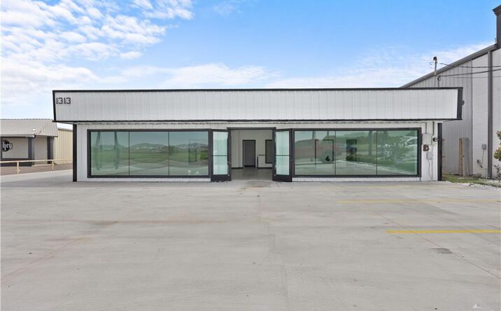 Pictures of Retail, Industrial property located at 1313 W Ferguson Avenue, Pharr, TX 78577 for lease - image #1