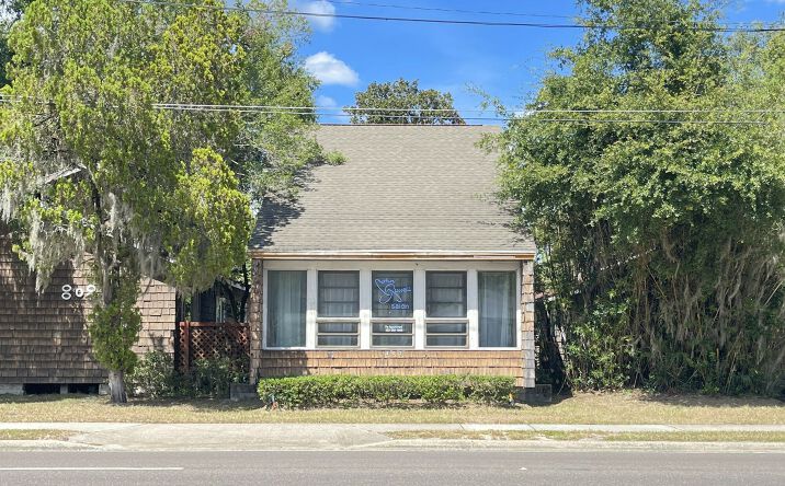 Pictures of Retail property located at 802 Northwest 23rd Avenue, Gainesville, FL 32609 for lease - image #1